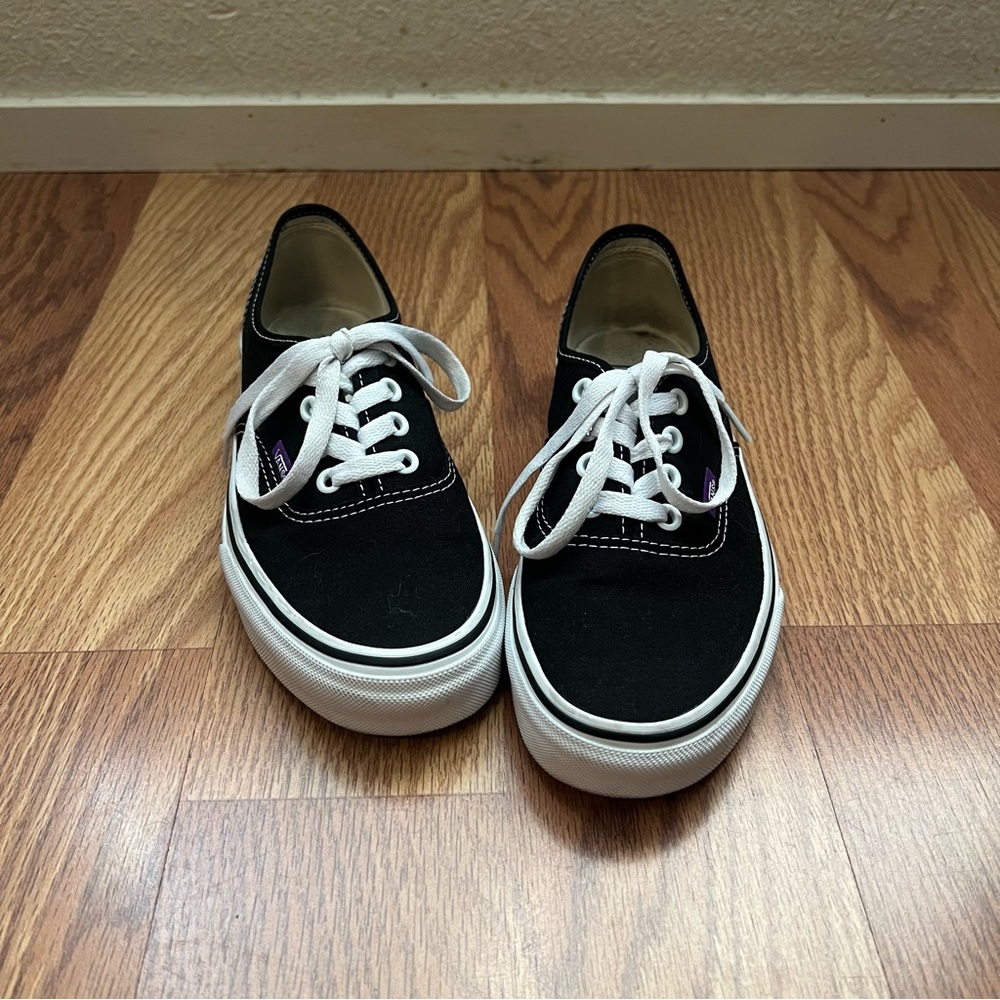 Authentic Black Vans Low-Top Sneakers Women’s Size 7
